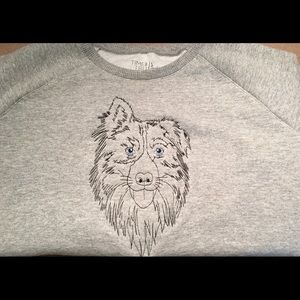 Embroidered Australian sweatshirt.